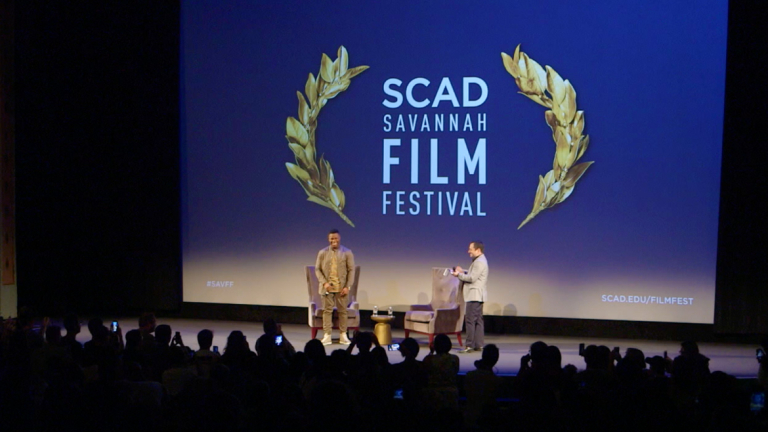 在萨凡纳电影节(SCAD Savannah Film Festival)播放《底特律》(Detroit)明星约翰·波耶加(John Boyega)的视频